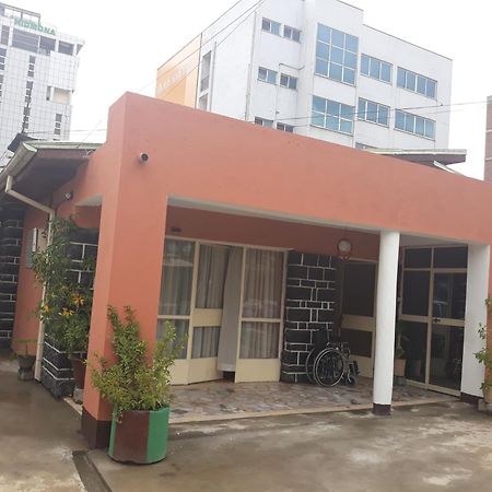 Lucy Guest House Addis Abeba Exterior foto