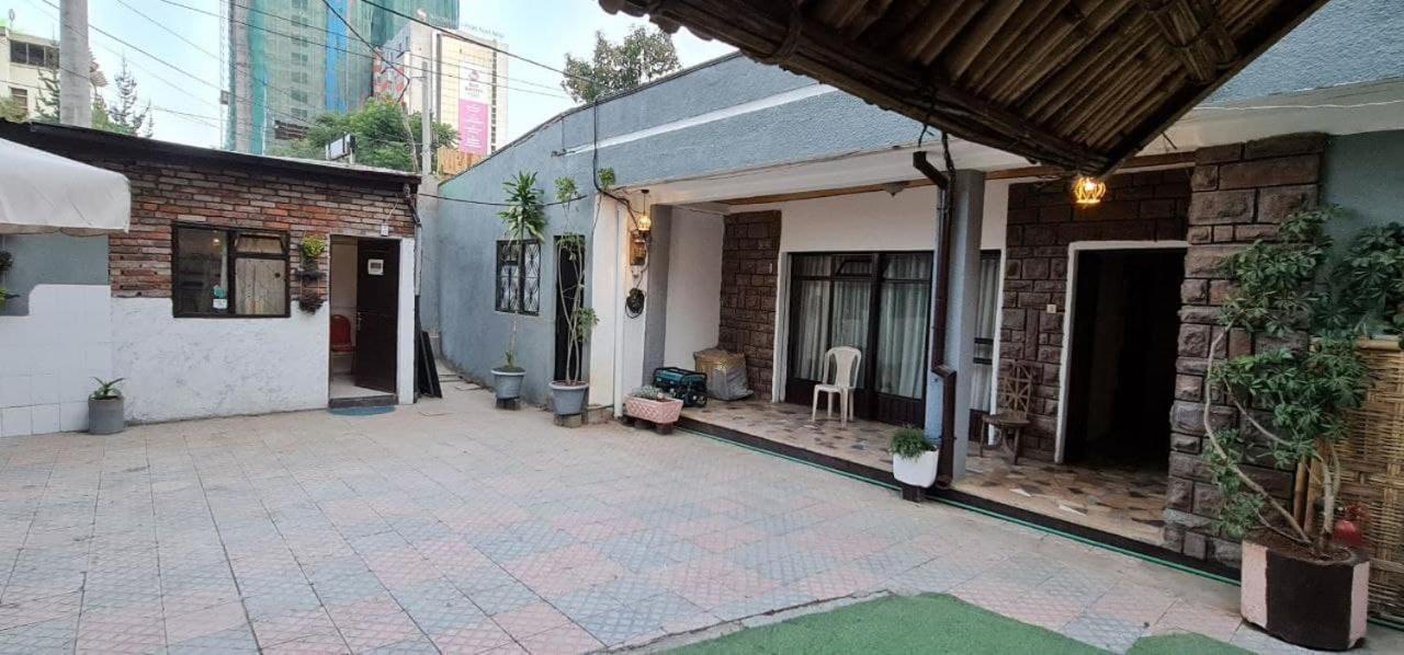 Lucy Guest House Addis Abeba Exterior foto