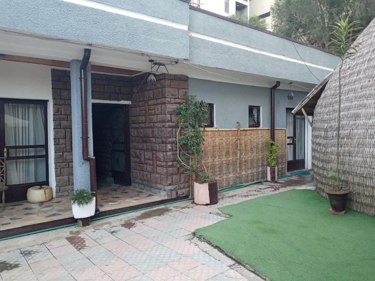 Lucy Guest House Addis Abeba Exterior foto